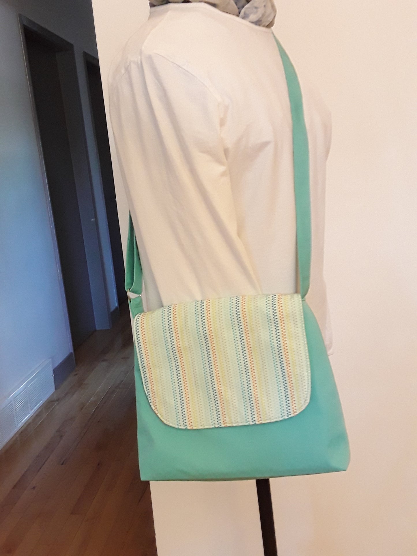 Handbag, Green Shoulder bag, Cross-body bag with adjustable handle