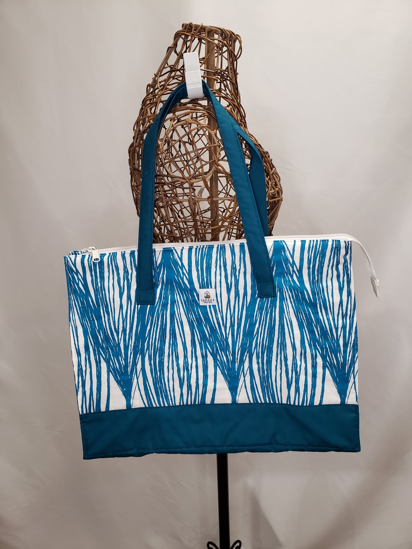Tote bag, White & Turquoise Zippered Tote Bag, Quilted Tote bag, Turquoise Carry bag, Large Project bag, Large travel bag
