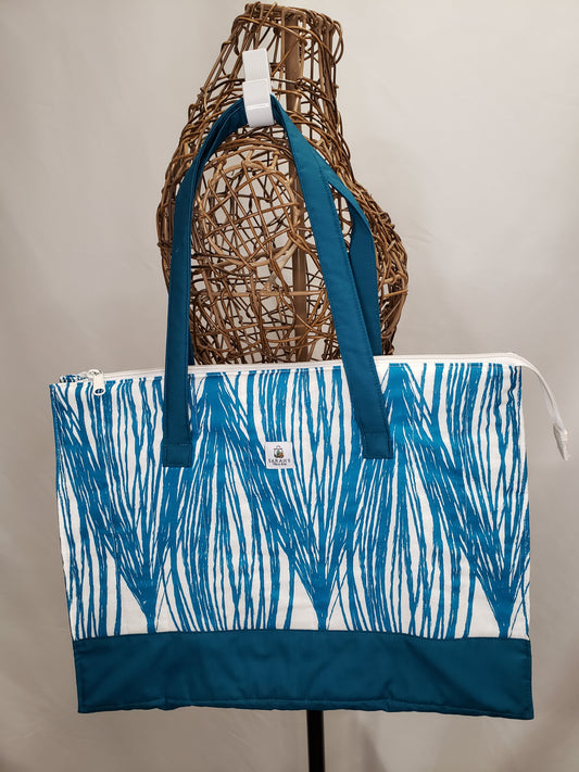 Tote bag, White & Turquoise Zippered Tote Bag, Quilted Tote bag, Turquoise Carry bag, Large Project bag, Large travel bag