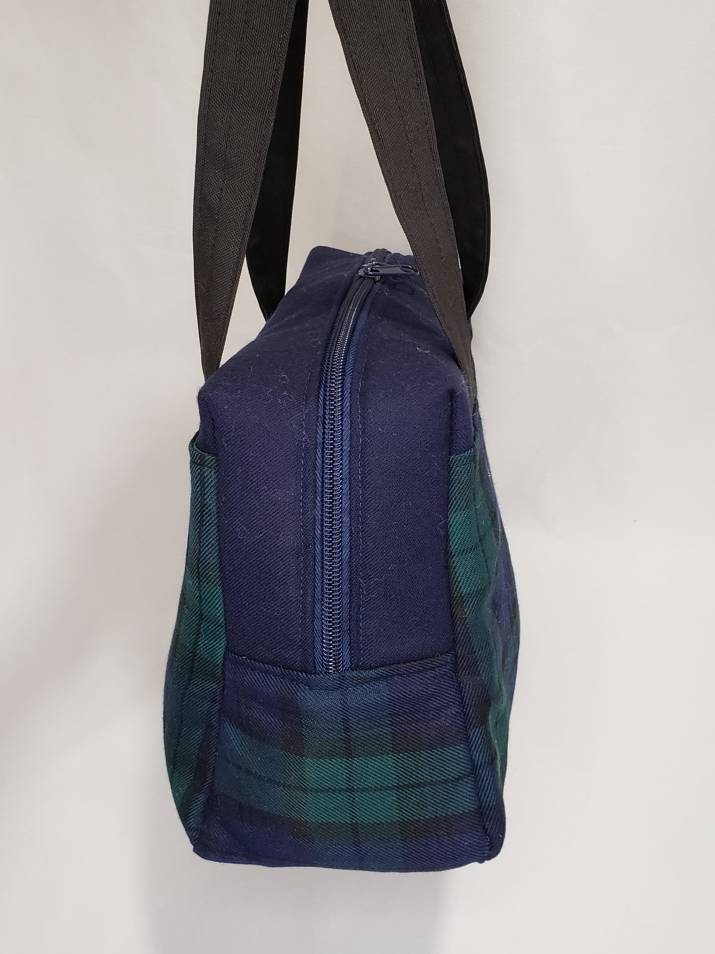 Handbag, Navy & Green Tartan handbag, Navy & Green Boston Bag, Navy & Green project bag, Zippered Project bag, Zippered Handbag, Zippered Tartan bag