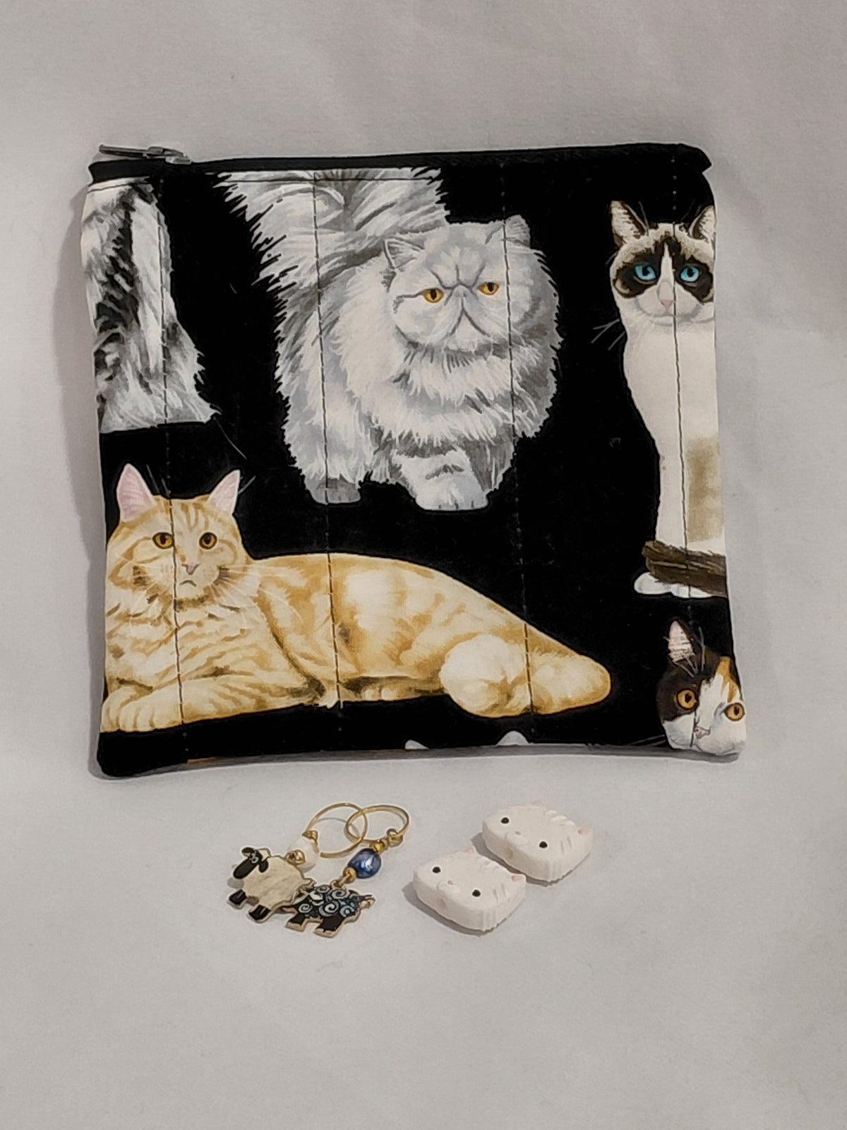 Zippered pouch, Cats notions bag, Cat coin purse, cat coin pouch, colourful cats bag, exotic cats bag