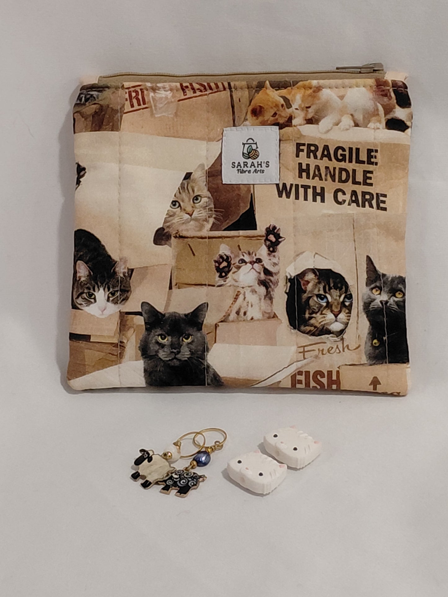 Zippered pouch, Cats notions bag, Cat coin purse, cat coin pouch, colourful cats bag, exotic cats bag