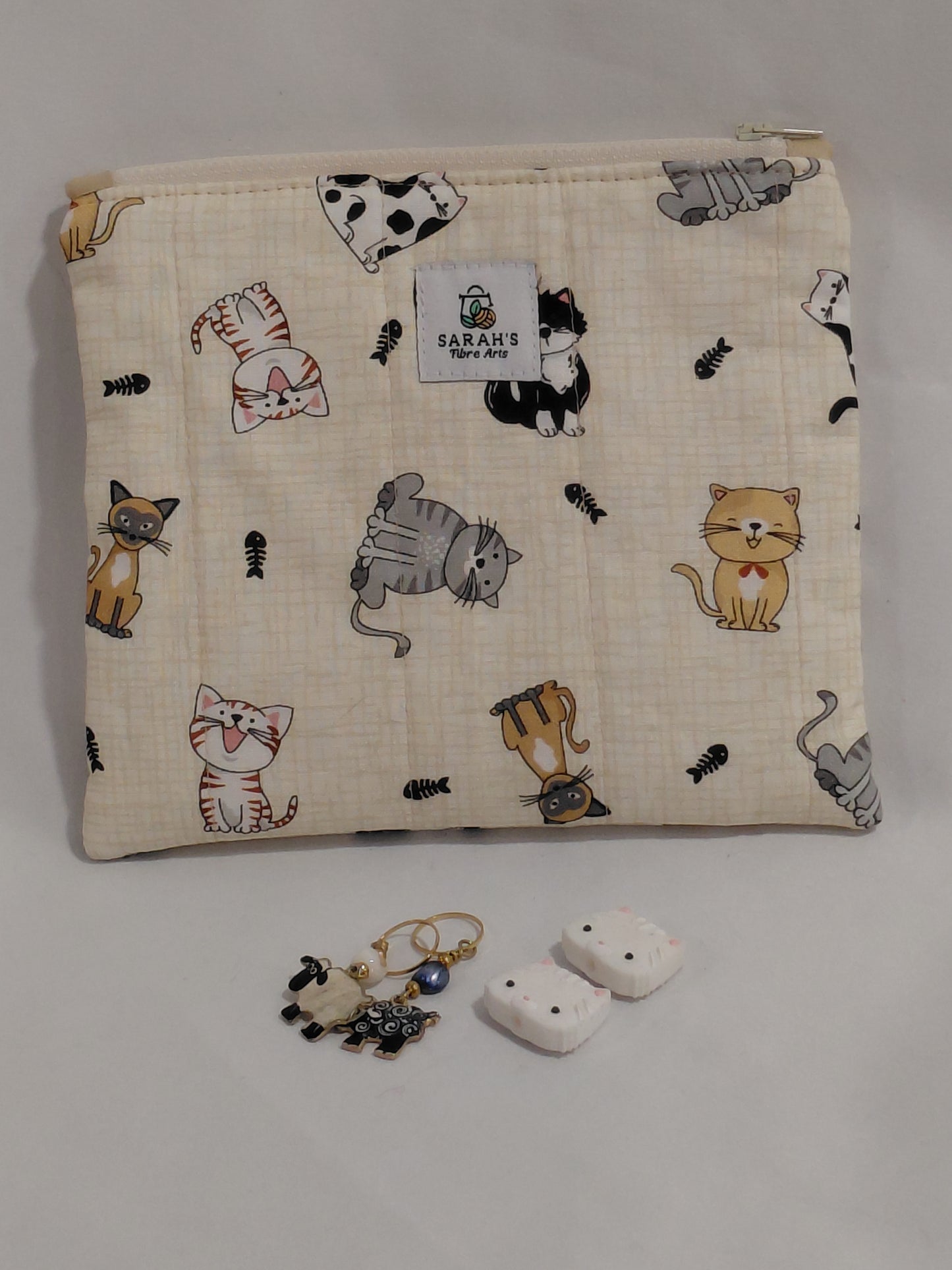 Zippered pouch, Cats notions bag, Cat coin purse, cat coin pouch, colourful cats bag, exotic cats bag