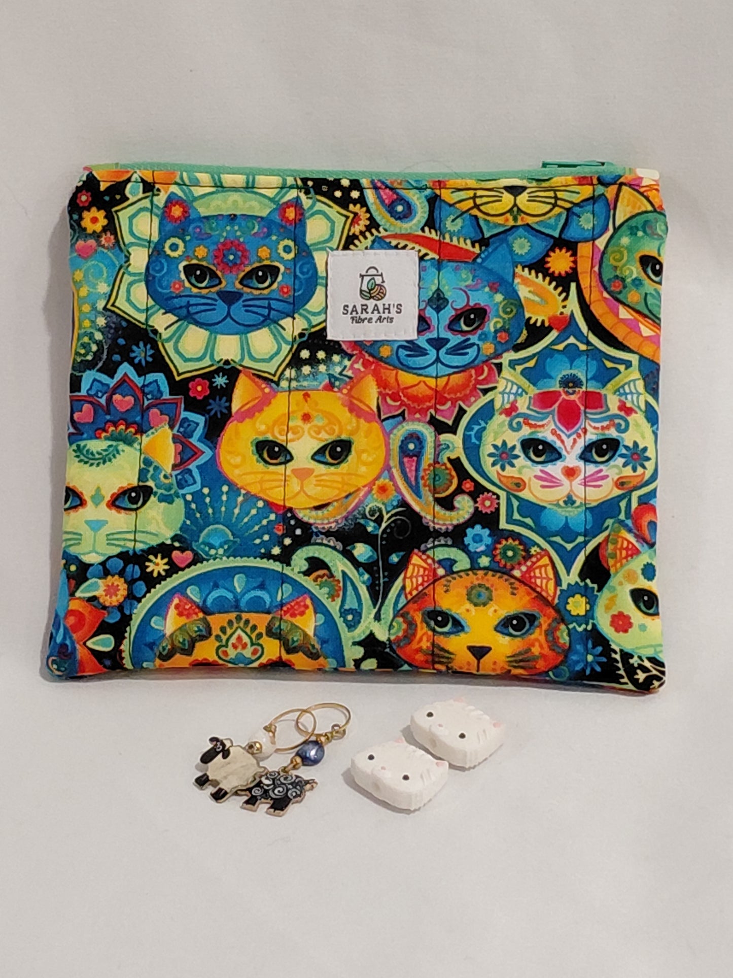 Zippered pouch, Cats notions bag, Cat coin purse, cat coin pouch, colourful cats bag, exotic cats bag
